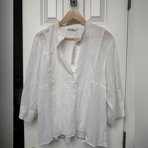 Vince NWT White Blouse with V-Neck Design